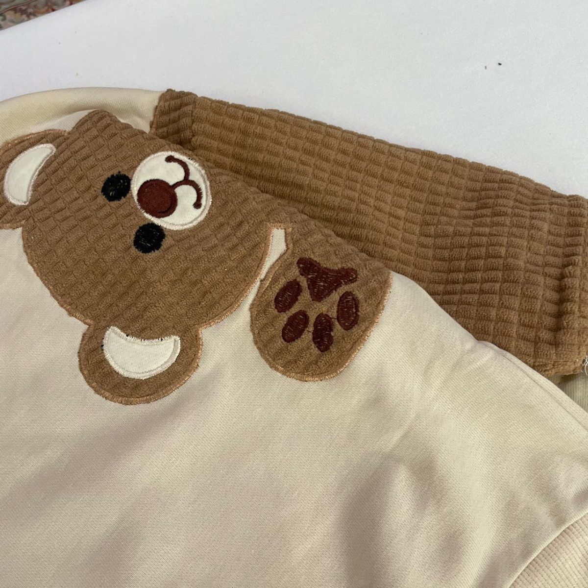 ست بلوز دورس خرس روی آستین و شلوار DOLL BEAR - Image 11