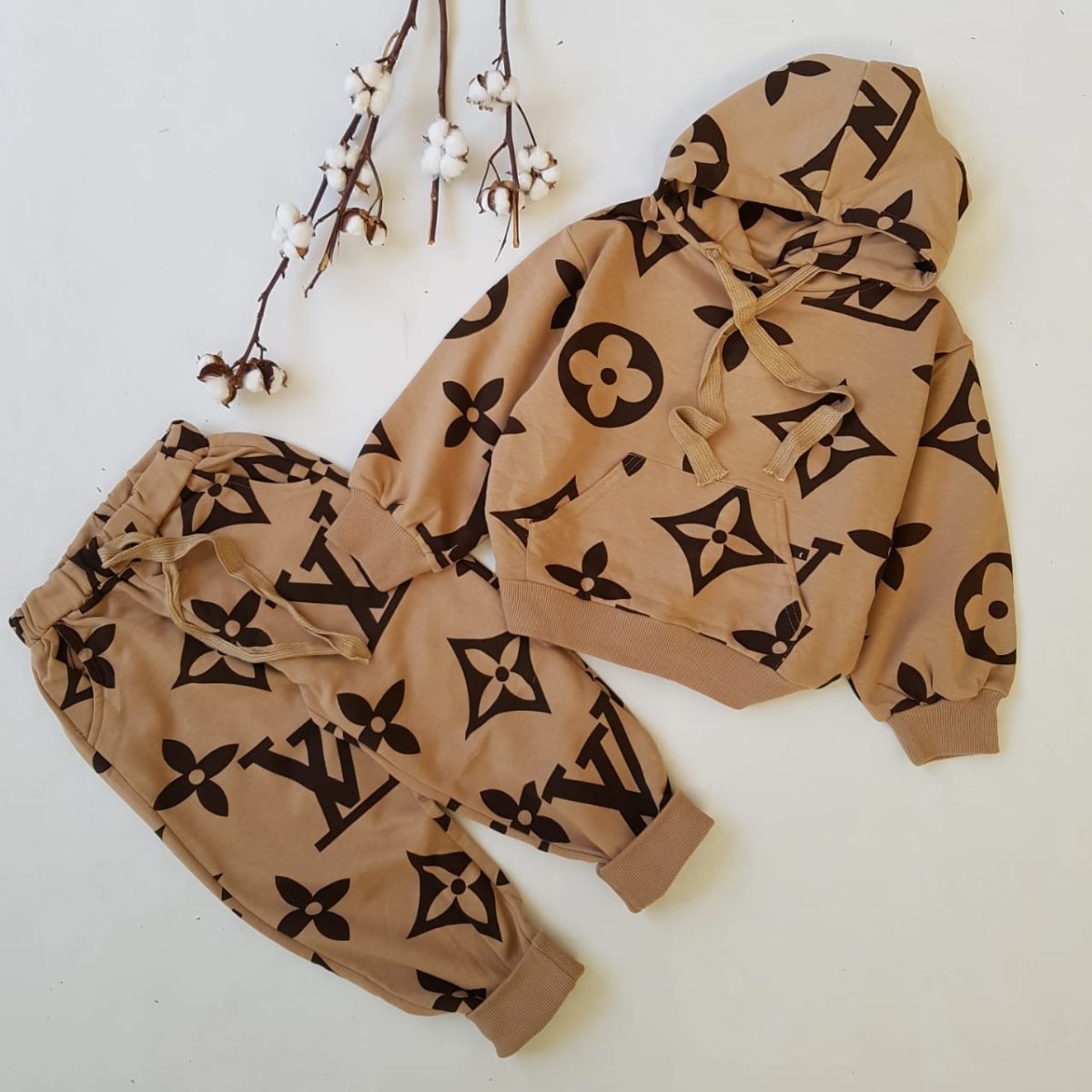 ست هودی و شلوار لویی ویتون